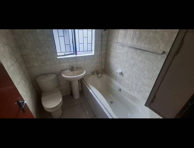 6 BEDROOM HOUSE FOR SALE IN TEMBISA